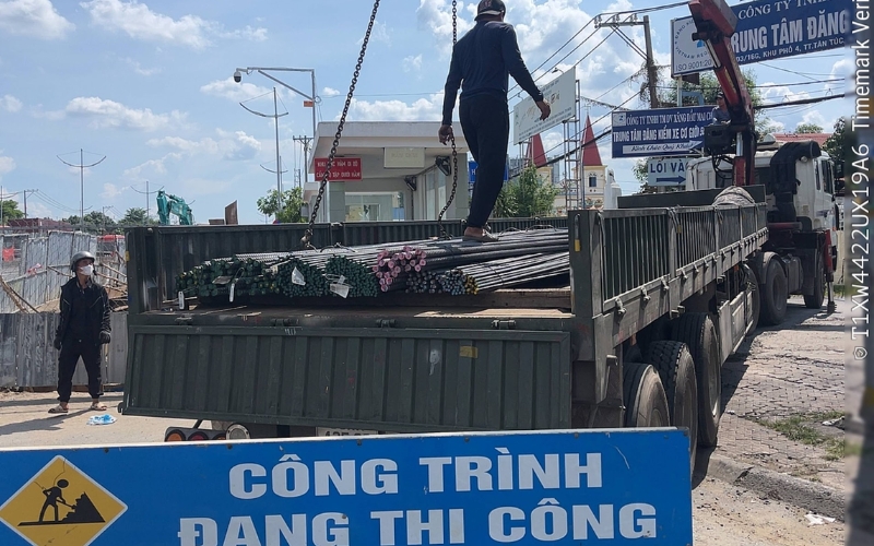 Giao thép V giá rẻ cho công trình tại TP.HCM